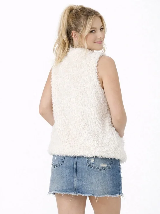 🌼 New Look Women’s Shaggy Faux Fur Vest – Ivory/Cream – Size XL - Picture 2 of 8